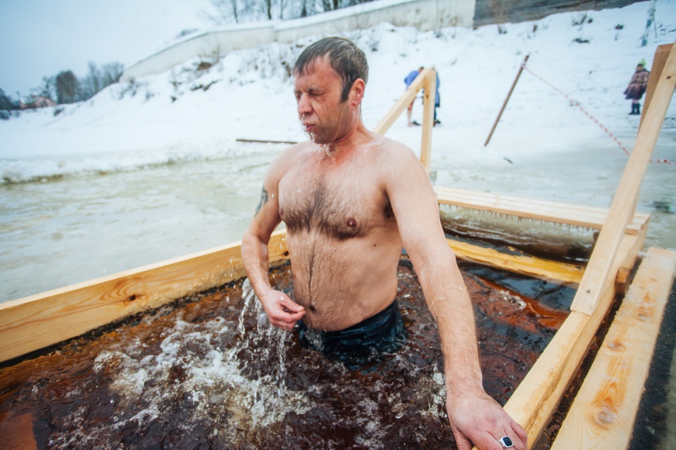 Михаил Ведерников поздравил жителей Псковской области с праздником Крещения Господня Михаил Ведерников поздравил жителей Псковской области с праздником Крещения Господня