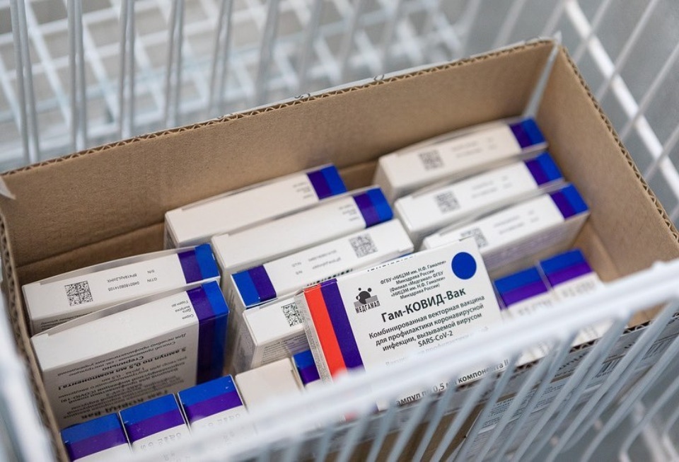 Завершена проверка псковского предприятия, допустившего порчу 45 тысяч доз вакцины от ковида