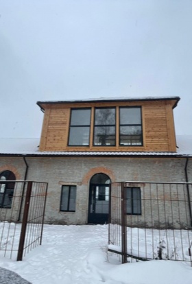 Инвестор восстановил старое здание гребной базы на берегу Великой в Пскове