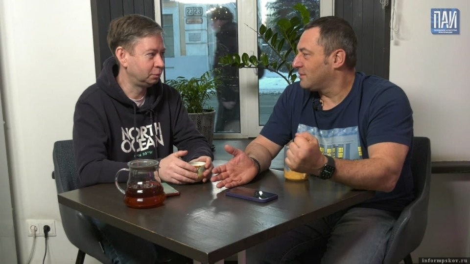 Сказки про химические пожары и черный снег обсудили в новом выпуске «Псковского телеграма»