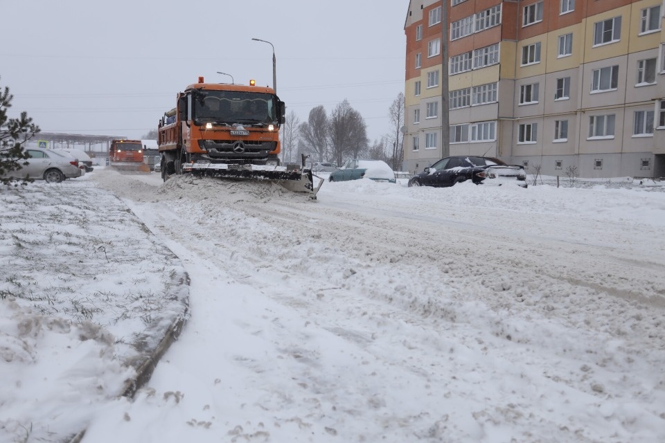 Восемь протоколов из-за некачественной уборки снега составили на псковские управляющие компании за неделю