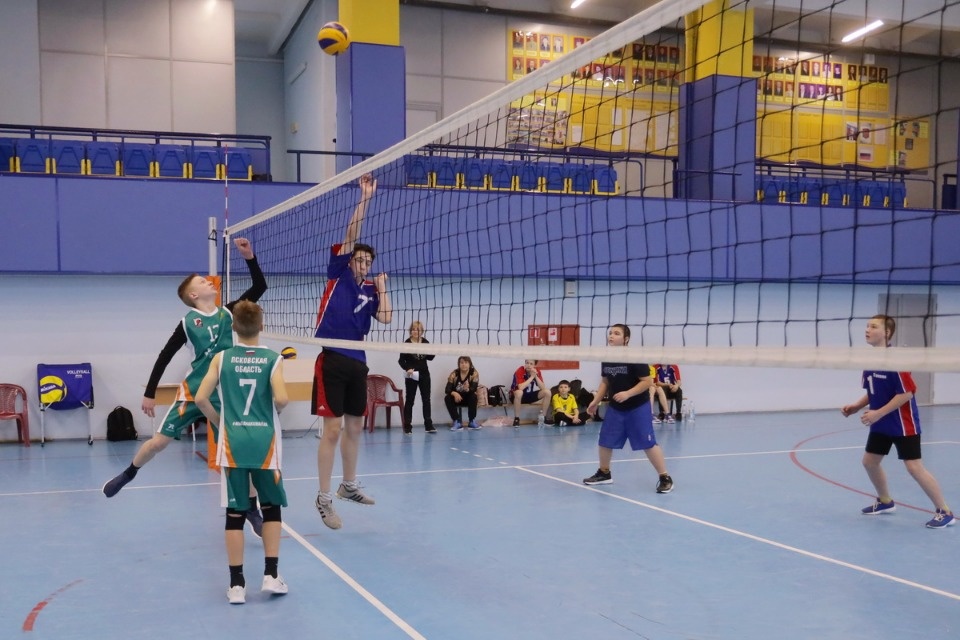 Серебряный мяч