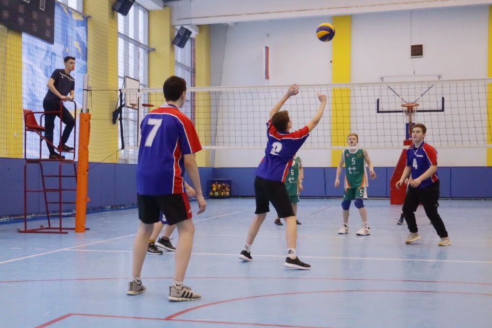 Серебряный мяч