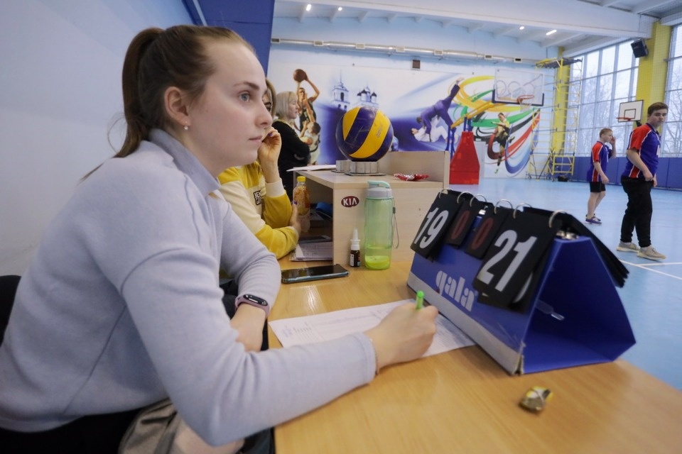 Серебряный мяч