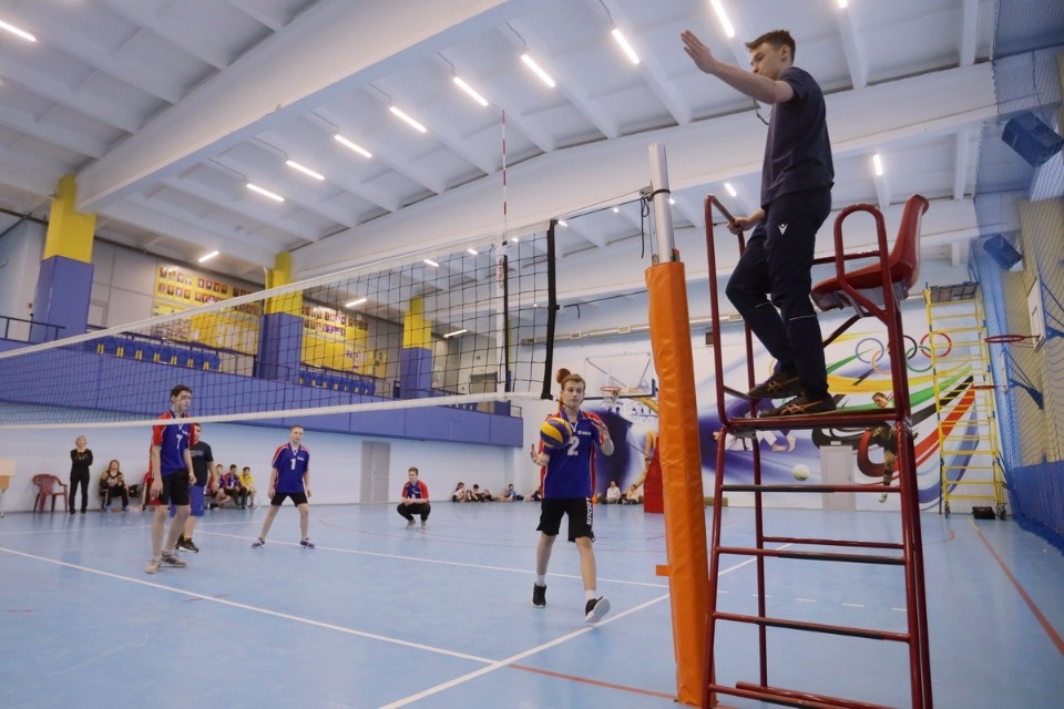 Серебряный мяч