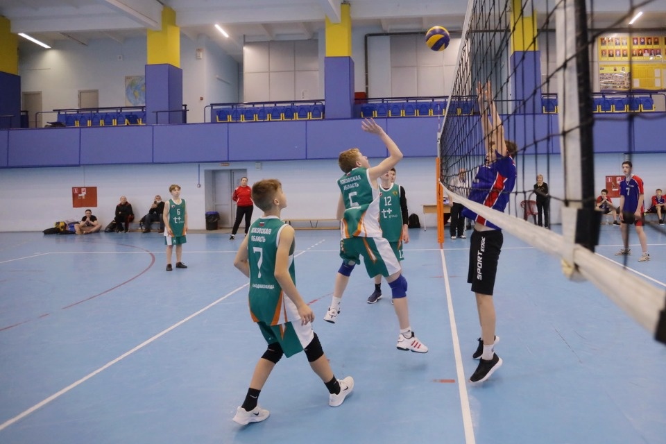 Серебряный мяч