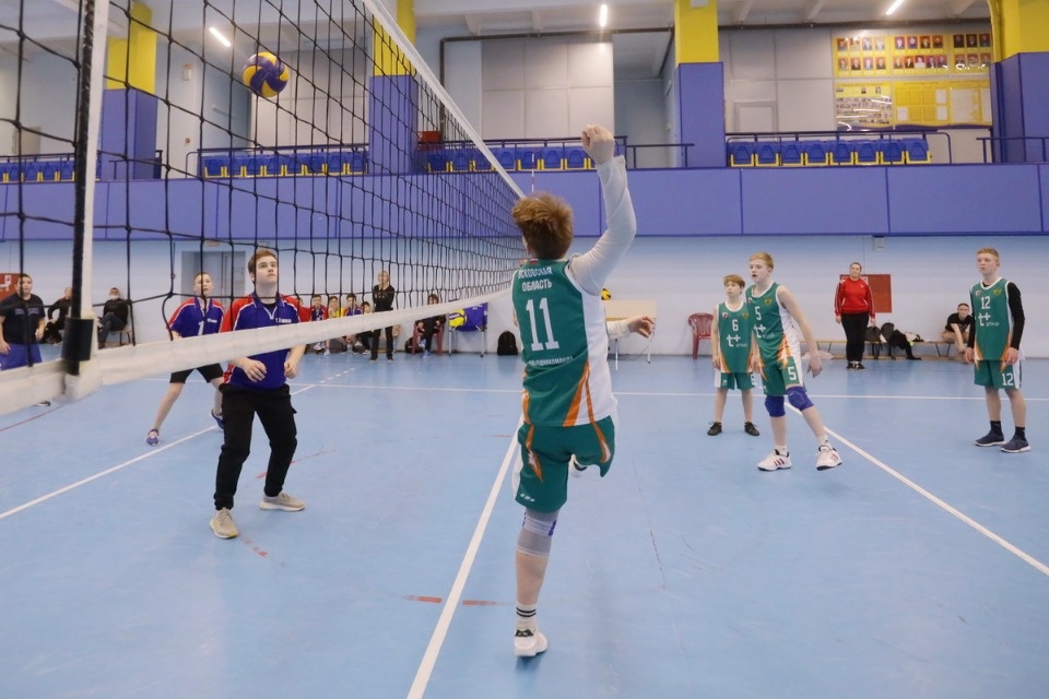 Серебряный мяч