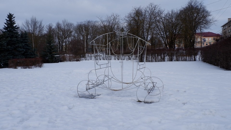 Страсти по скверу