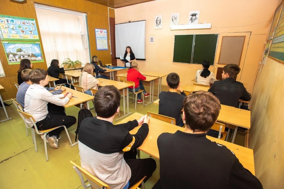 Школы в Великих Луках вернутся к очному формату обучения с 14 февраля