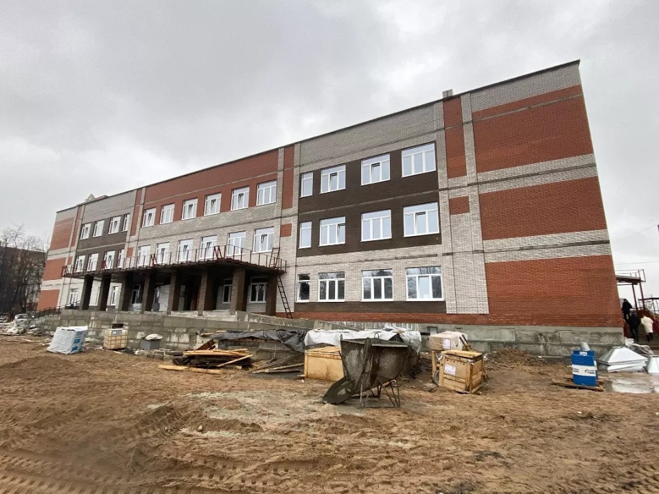 Строительство новой школы на  улице Юбилейной в Пскове идёт с опережением графика