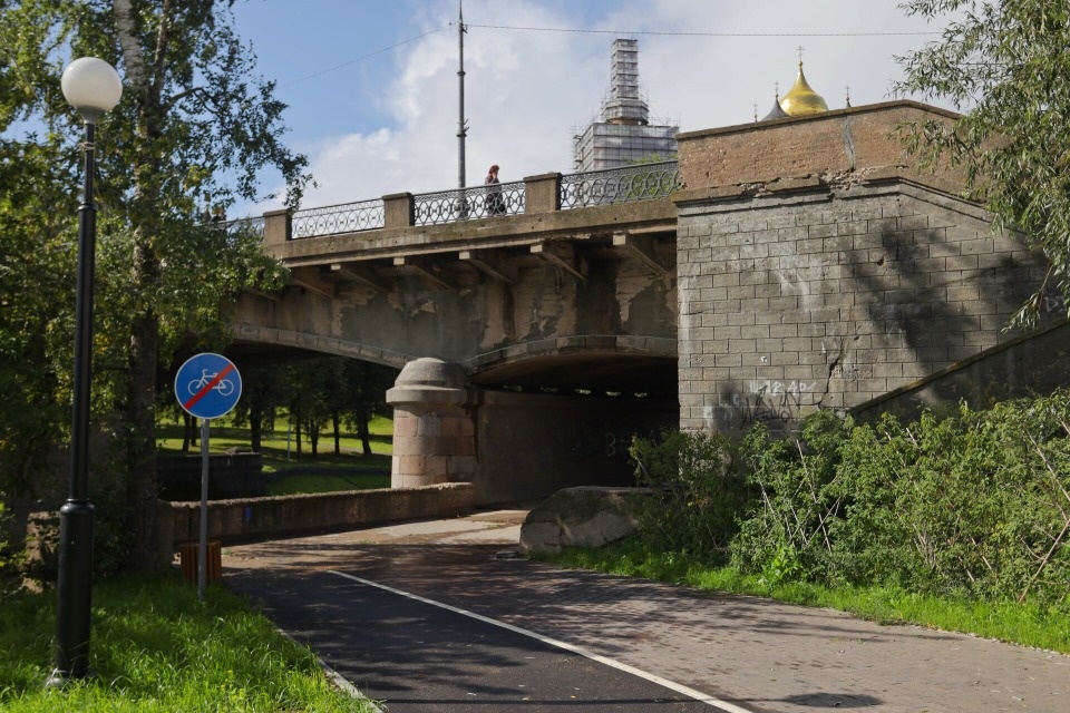 Борис Елкин рассказал, каким будет отремонтированный Троицкий мост в Пскове