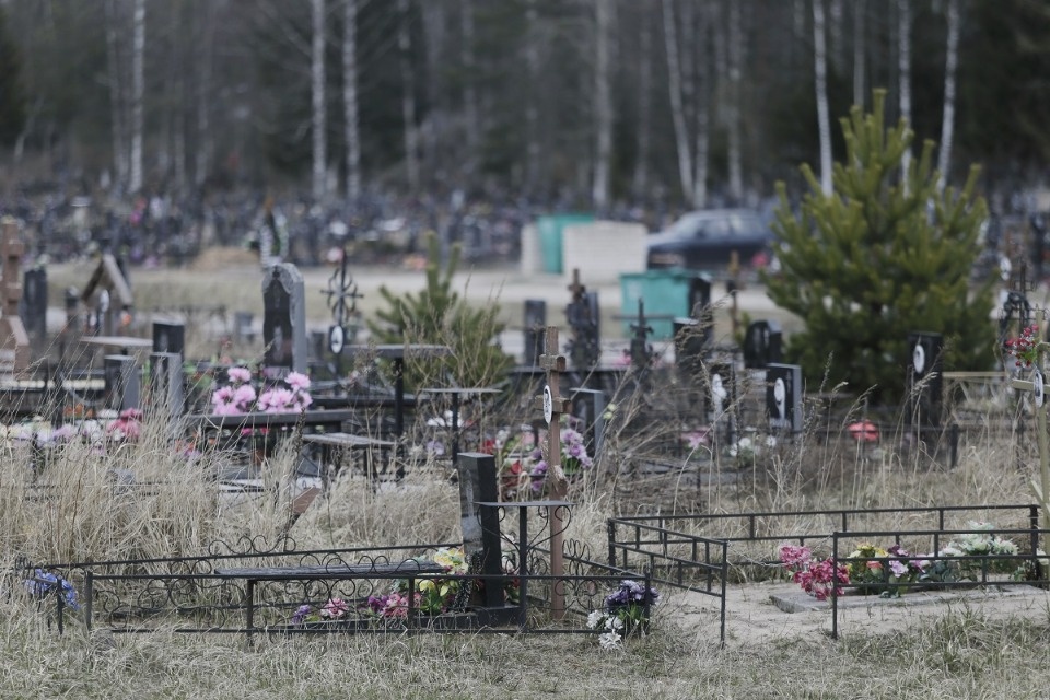 Могилу исправят