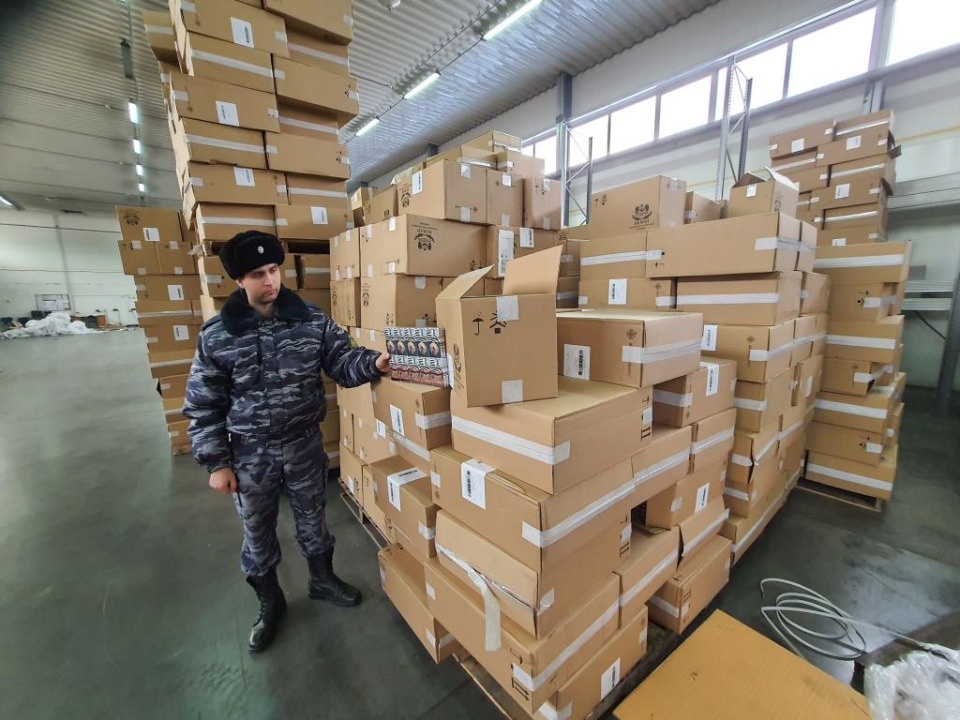 Сигареты на 30 млн рублей изъяли псковские таможенники 