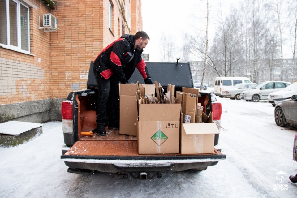 Псковские волонтёры собрали более 3 тонн макулатуры за месяц