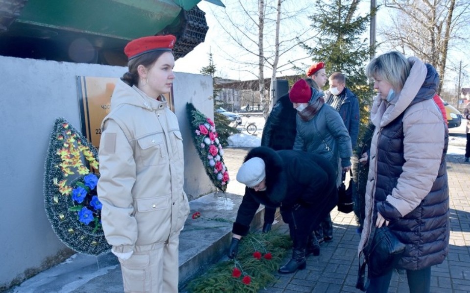 В 78-ю годовщину освобождения Новоржева от нацистов перезахоронили останки четырех бойцов Красной Армии 