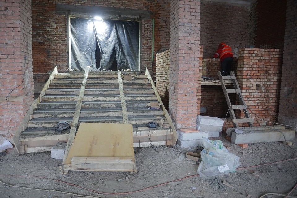 И юный «Октябрь» впереди?