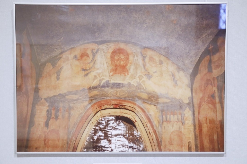 «Удивительный памятник»