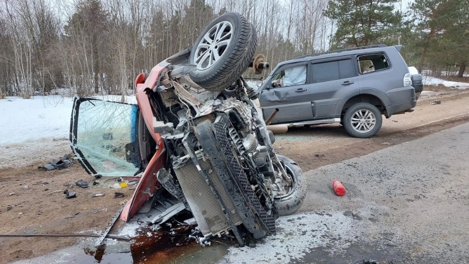 Мужчина скончался в результате столкновения двух автомобилей в Псковском районе Мужчина скончался в результате столкновения двух автомобилей в Псковском районе