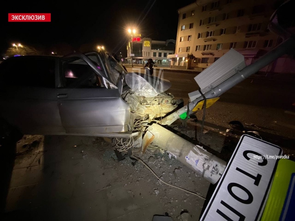 В ближайшее время светофор на Октябрьской площади в Пскове восстановят