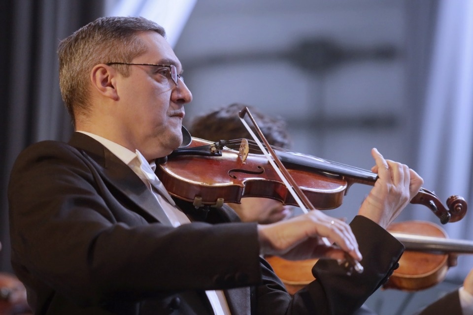 Звучать по-русски Звучать по-русски