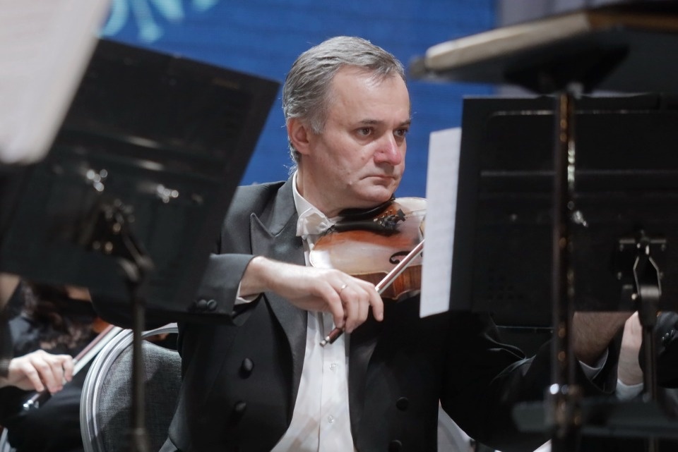 Звучать по-русски Звучать по-русски