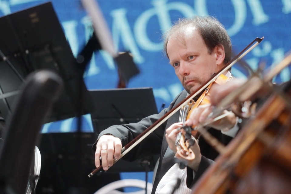 Звучать по-русски Звучать по-русски