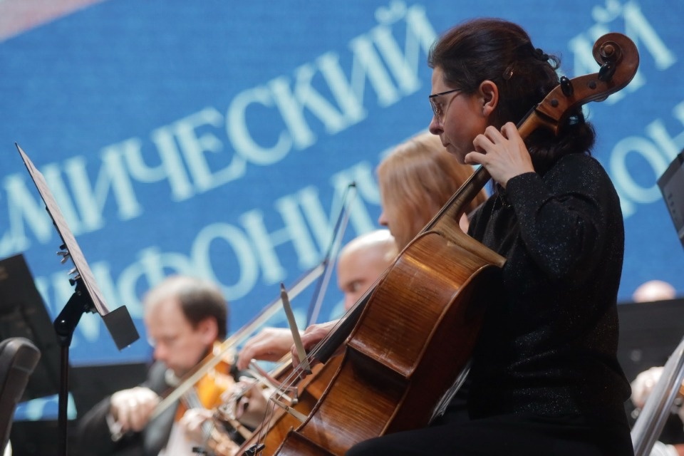 Звучать по-русски Звучать по-русски