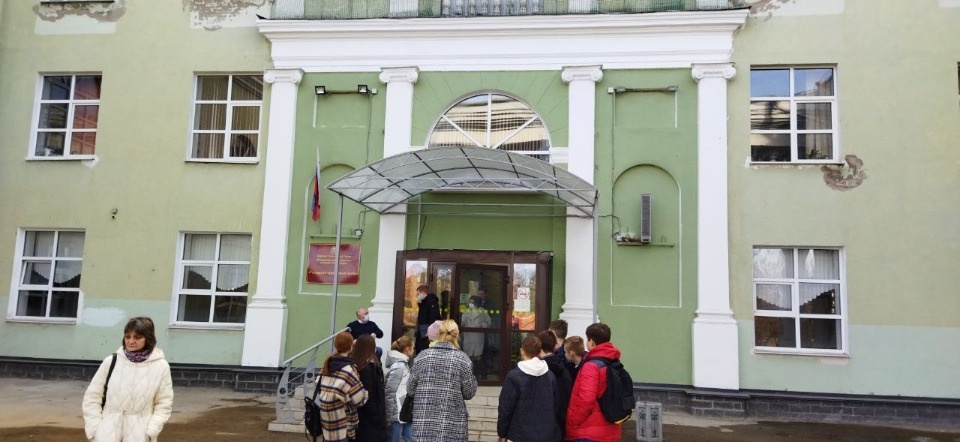 Сессию Псковской гордумы прервали из-за звонка о минировании здания Сессию Псковской гордумы прервали из-за звонка о минировании здания