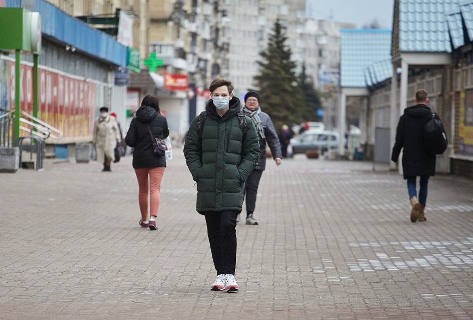 Псковский губернатор: Маски – это по-прежнему необходимая противовирусная мера 