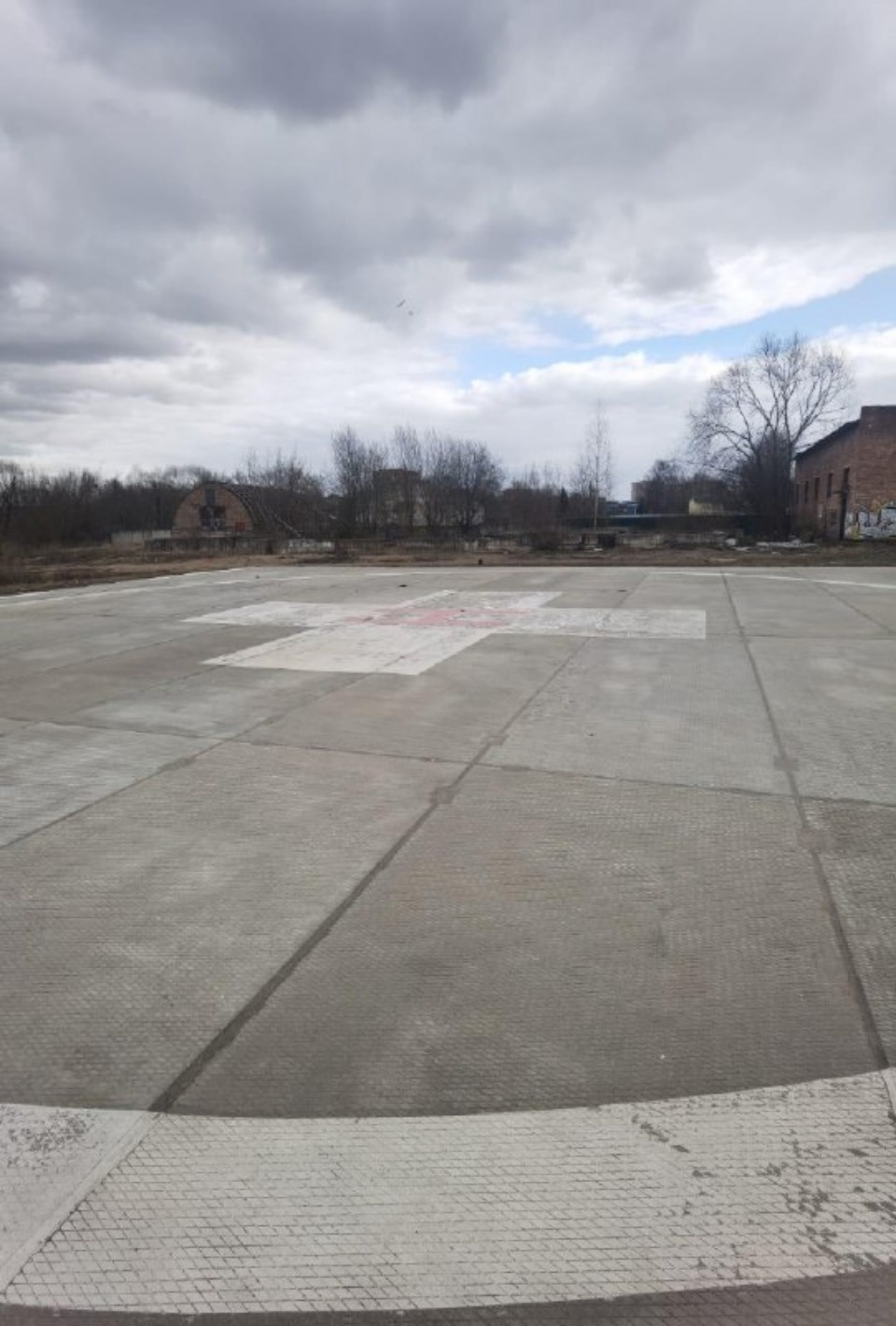 Вертолетную площадку откроют на территории Великолукской межрайонной больницы в мае Вертолетную площадку откроют на территории Великолукской межрайонной больницы в мае