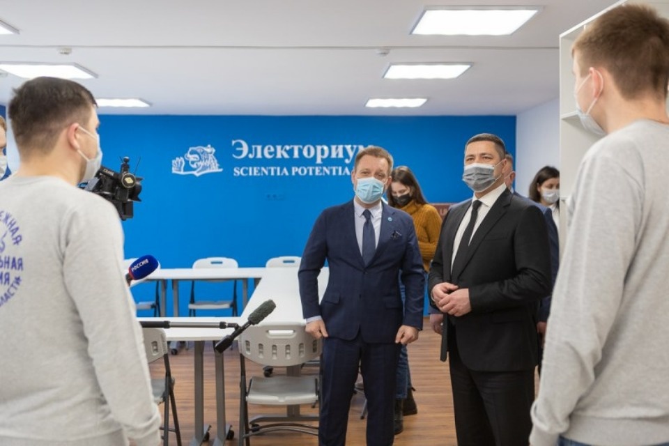 В Пскове открылся модельный учебный центр «Электрориум» В Пскове открылся модельный учебный центр «Электрориум»