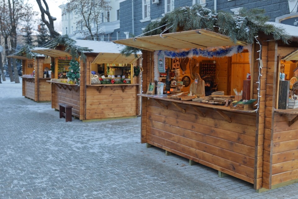 Павильоны для ярмарок выходного дня в Пскове закажут у местных производителей