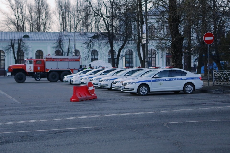  Своих не бросаем