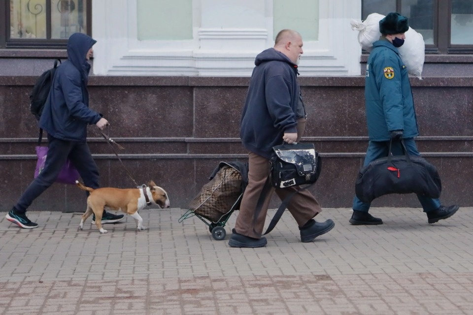  Своих не бросаем