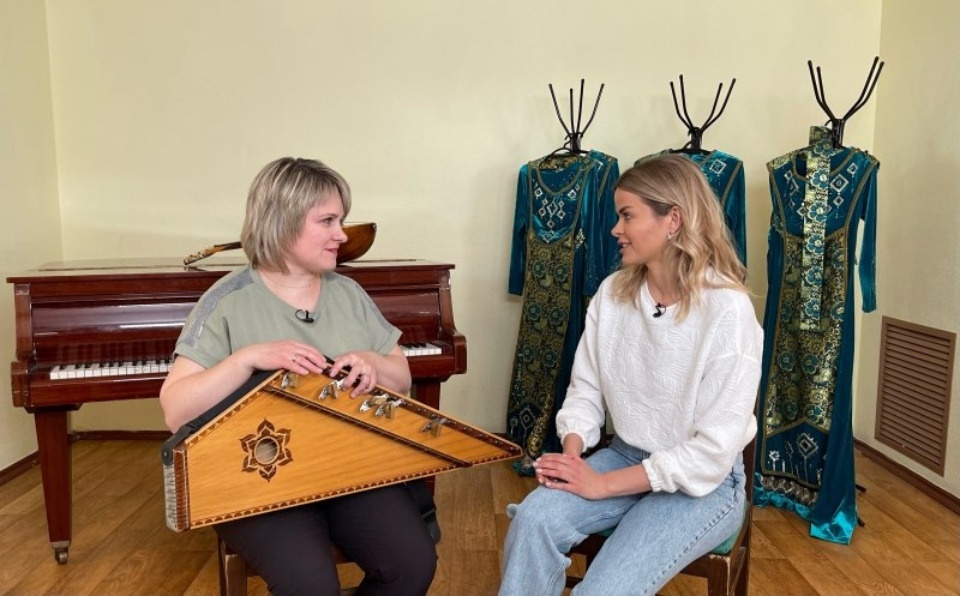 Съемки тревел-шоу «Шесть чувств» прошли в Псковской областной филармонии 