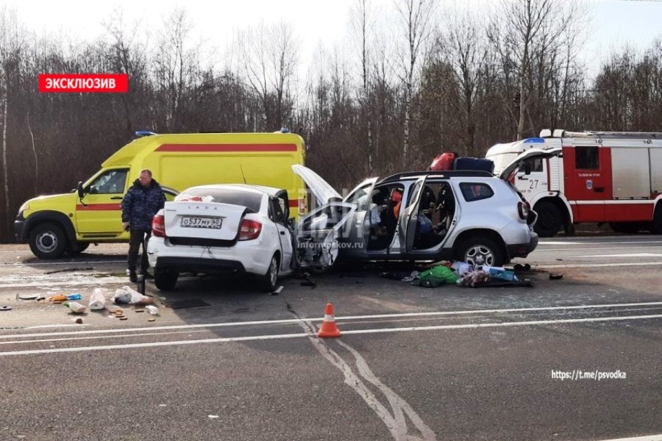 Два человека погибли в результате ДТП в Пушкиногорском районе Два человека погибли в результате ДТП в Пушкиногорском районе