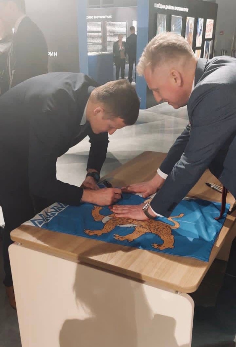 Флаги Пскова и Псковской области побывали на Международной космической станции