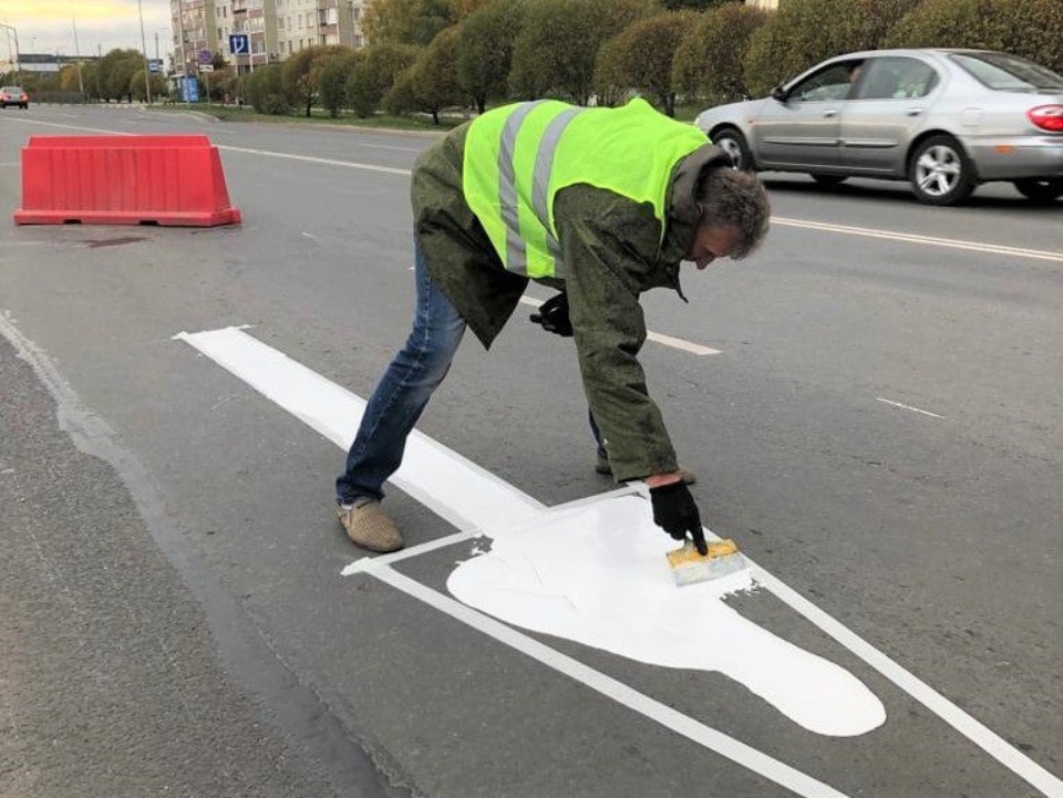 К 9 мая обновят дорожную разметку на центральных улицах Пскова
