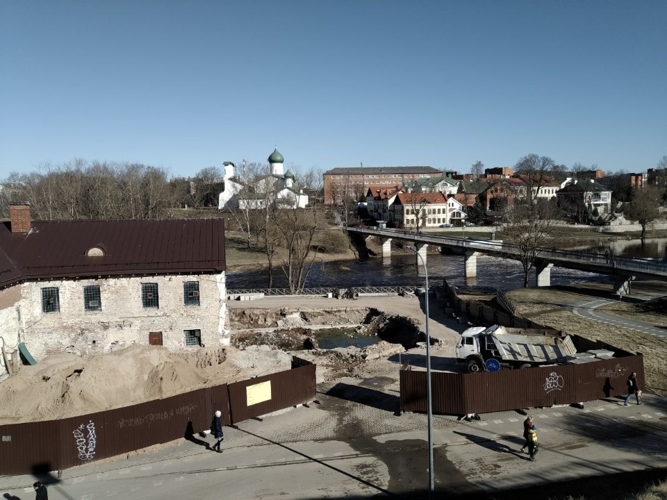 Возобновлены работы по реконструкции Гельдтовой бани в Пскове Возобновлены работы по реконструкции Гельдтовой бани в Пскове