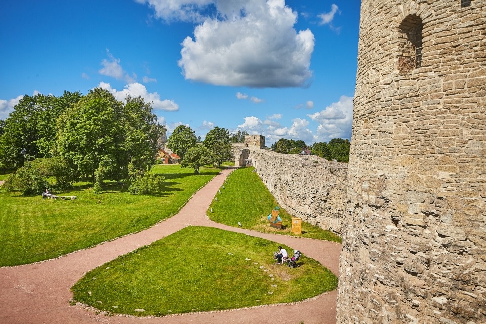 Документальный фильм о псковских крепостях покажут на телеканале «Звезда» 24 апреля