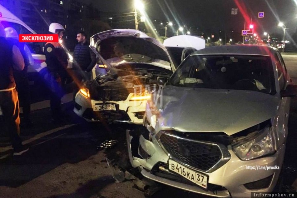 ДТП произошло на перекрёстке   улицы Юбилейной и Рижского проспекта в Пскове 