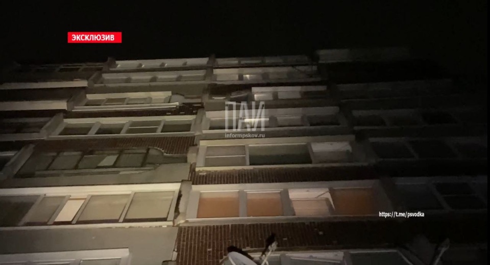 Псковичка выпала с седьмого этажа и выжила Псковичка выпала с седьмого этажа и выжила