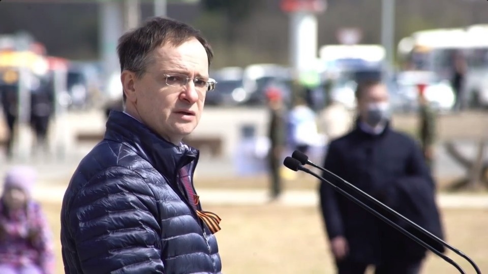 Владимир Мединский принял участие в открытии монумента «Знамя Победы» в Себежском районе