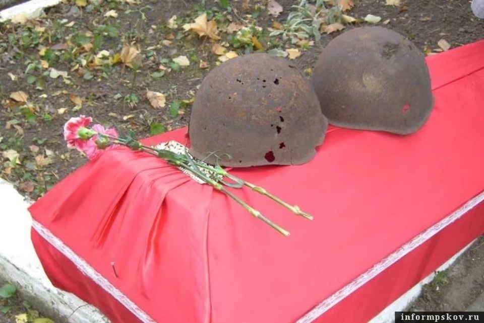 27 медальонов погибших красноармейцев обнаружили поисковики в Невельском районе