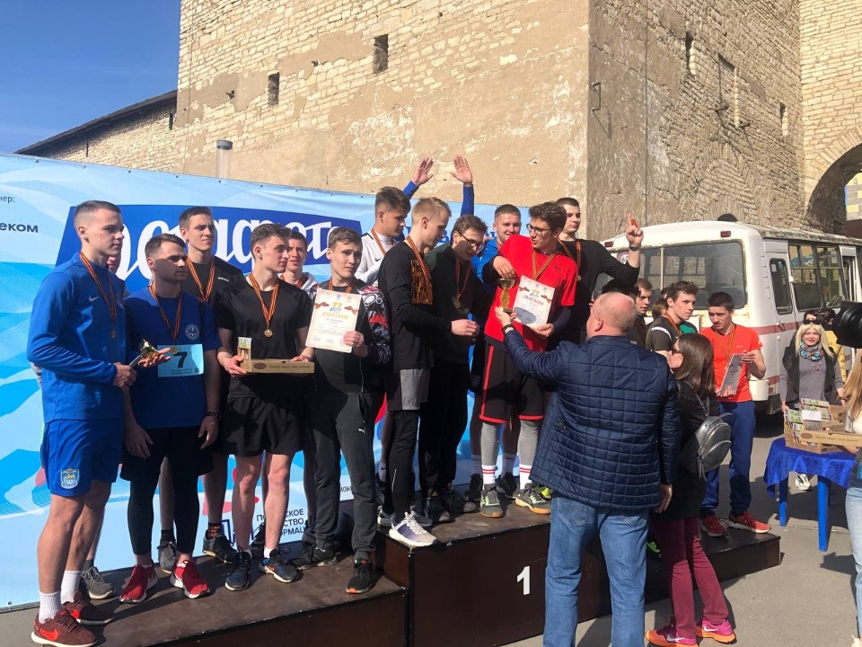 Мужская команда ПсковГУ стала лучшей на своем маршруте в эстафете «Псковской правды»