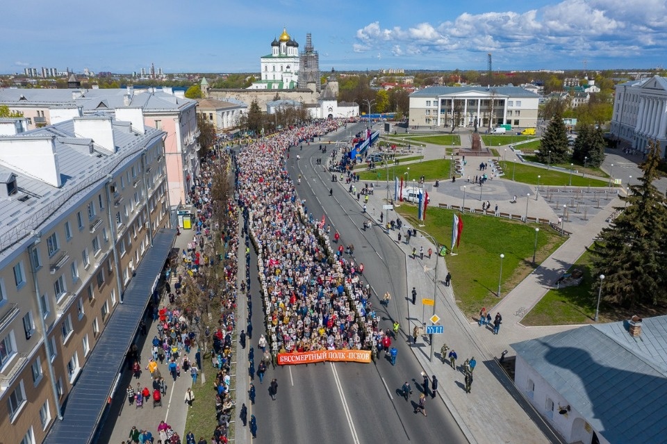 Около 35 тысяч человек приняли участие в шествиях «Бессмертного полка» в Псковской области