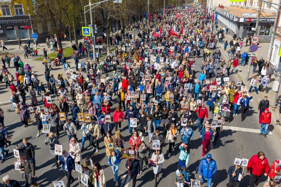 Около 35 тысяч человек приняли участие в шествиях «Бессмертного полка» в Псковской области