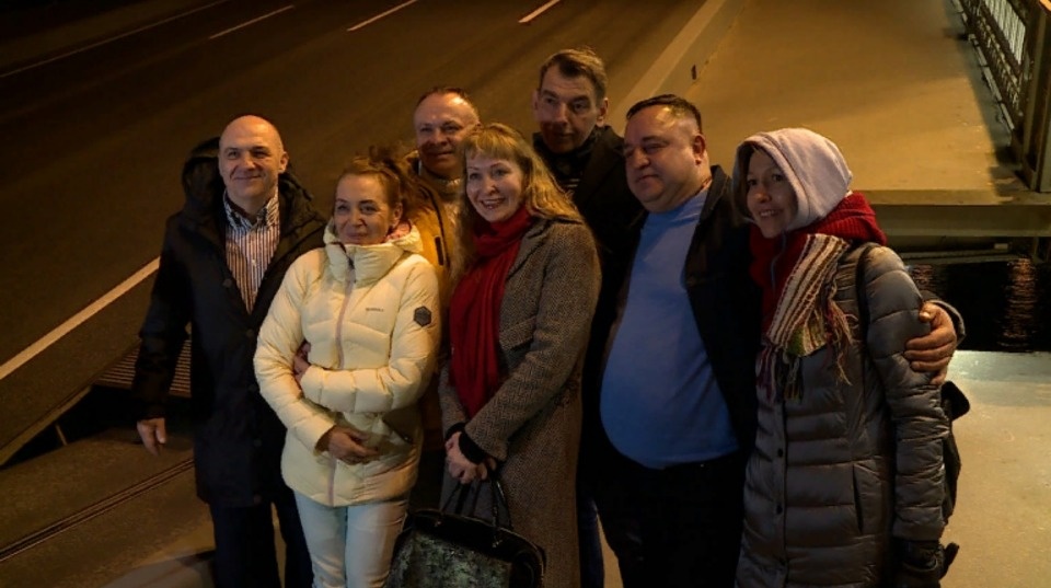 Алексей Севастьянов принял участие в разводке Благовещенского моста в Санкт-Петербурге в память о фильме «Брат» Алексей Севастьянов принял участие в разводке Благовещенского моста в Санкт-Петербурге в память о фильме «Брат»