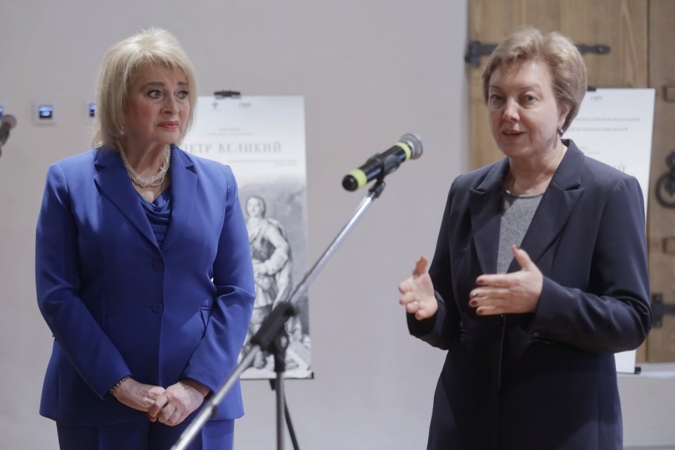 Именем Петра