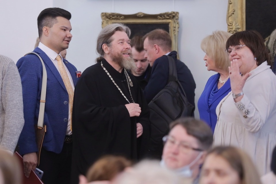 Именем Петра